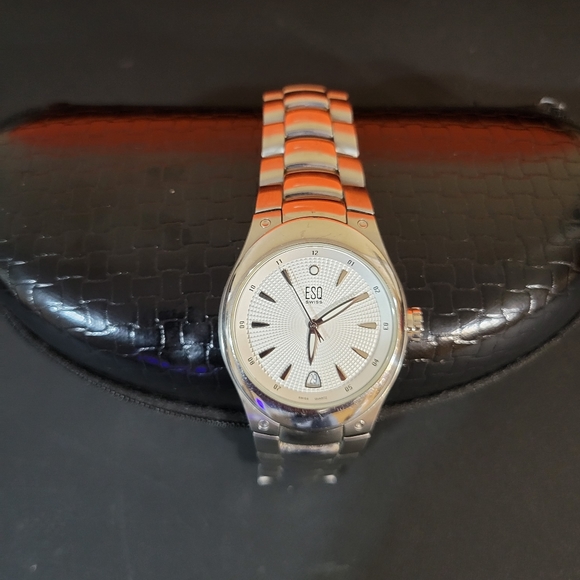 Watch - Picture 2 of 7